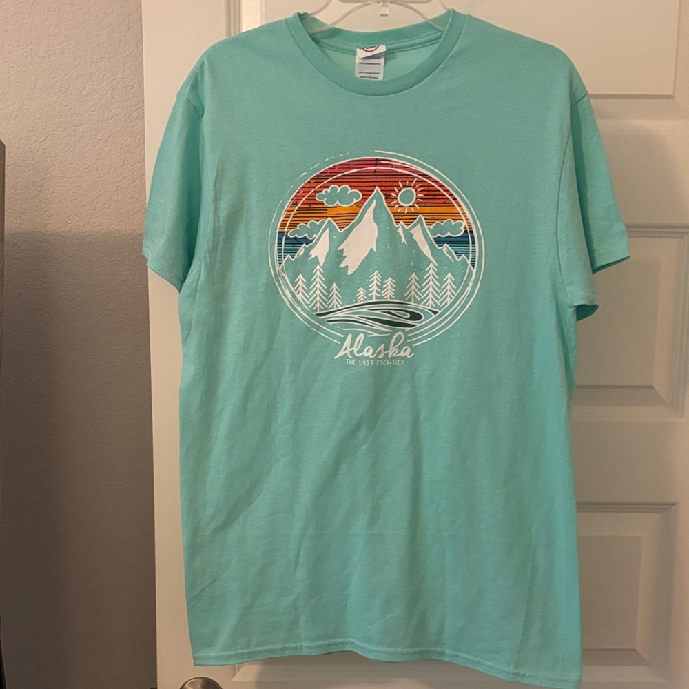 Alaska The Last Frontier 100% Cotton graphic tee SZ M aqua green destination tee